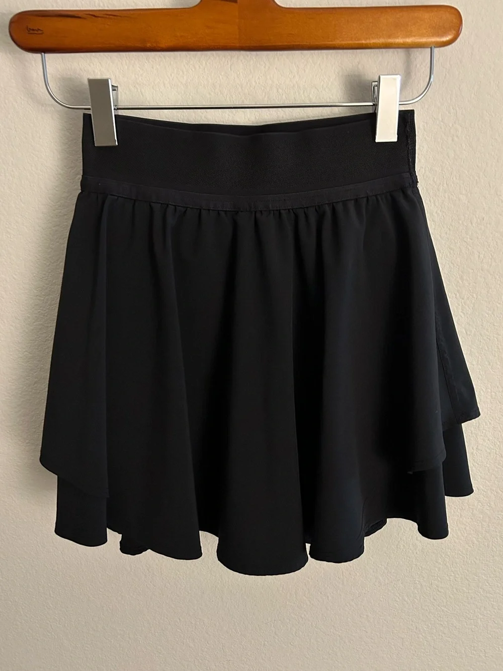 LULULEMON COURT RIVAL SKIRT SIZE 0 EUC